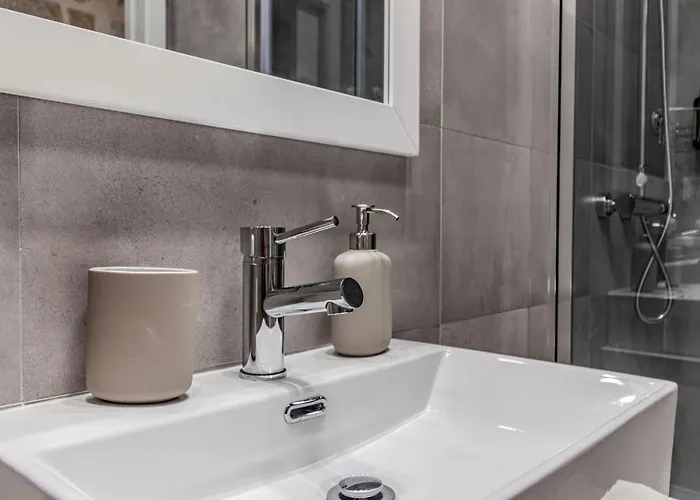 Sweet Studio W/ Big Balcony By Lovelystay ポルト