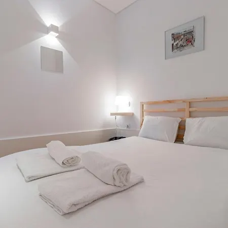 Sweet Studio W/ Big Balcony By Lovelystay Porto