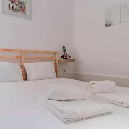 Sweet Studio W/ Big Balcony By Lovelystay Apartment