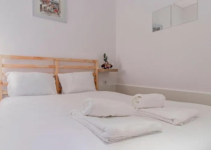 Sweet Studio W/ Big Balcony By Lovelystay Apartman