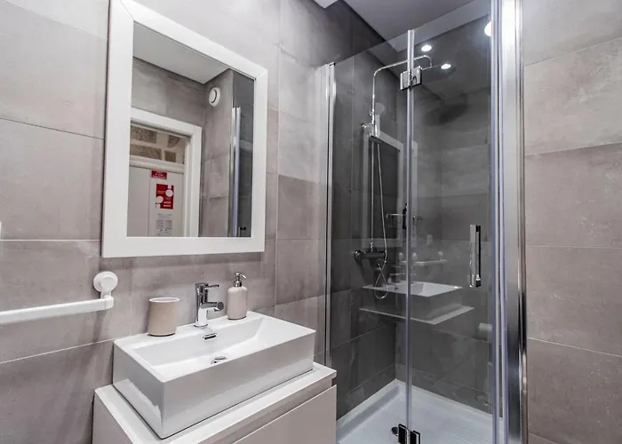 Apartman Sweet Studio W/ Big Balcony By Lovelystay *