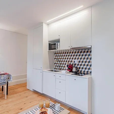 Sweet Studio W/ Big Balcony By Lovelystay * Oporto
